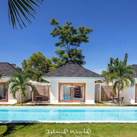 Island World Panglao Hotel Exterior photo