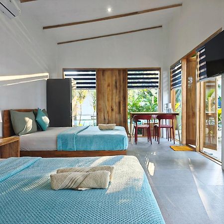 Island World Panglao Hotel Exterior photo