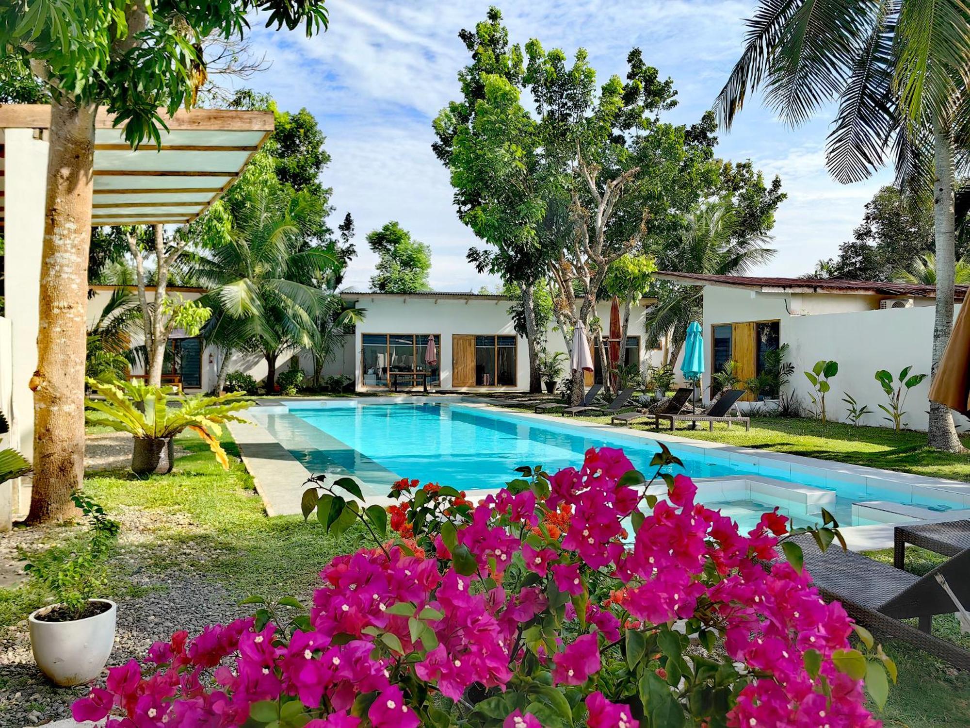 Island World Panglao Hotel Exterior photo